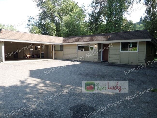 13821 SE Allen Rd. in Bellevue, WA - Building Photo - Building Photo