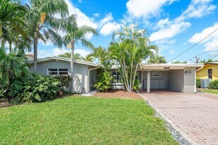 2431 Key Largo Ln in Fort Lauderdale, FL - Building Photo