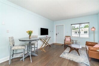 2590 First St in Ft. Myers, FL - Building Photo - Building Photo