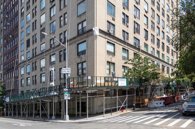 50 Riverside Dr in New York, NY - Building Photo - Building Photo