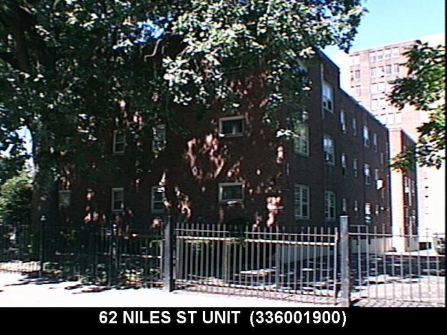 60 Niles St