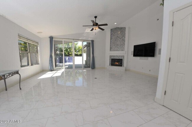 4343 E Gatewood Rd in Phoenix, AZ - Building Photo - Building Photo