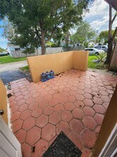 10521 SW 207th St in Cutler Bay, FL - Foto de edificio - Building Photo