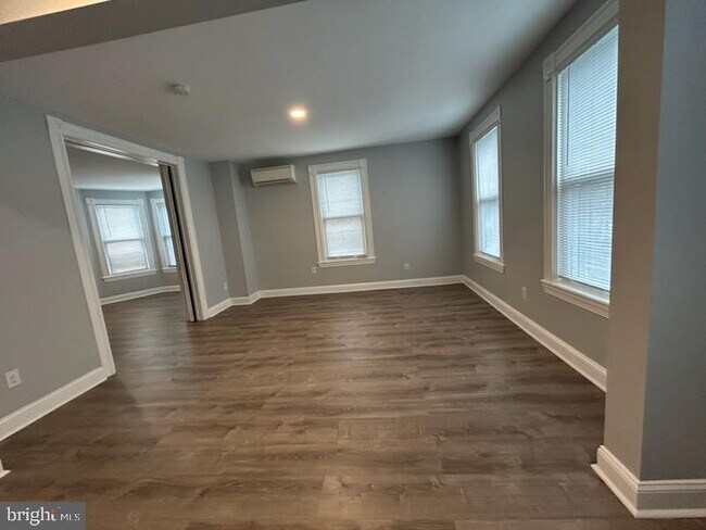 property at 118 E Maple Ave