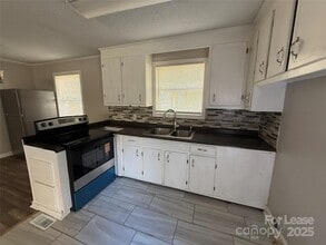 431 Red Tip Ln in Gastonia, NC - Building Photo - Building Photo