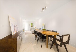2938 Catalina St in Miami, FL - Building Photo - Building Photo