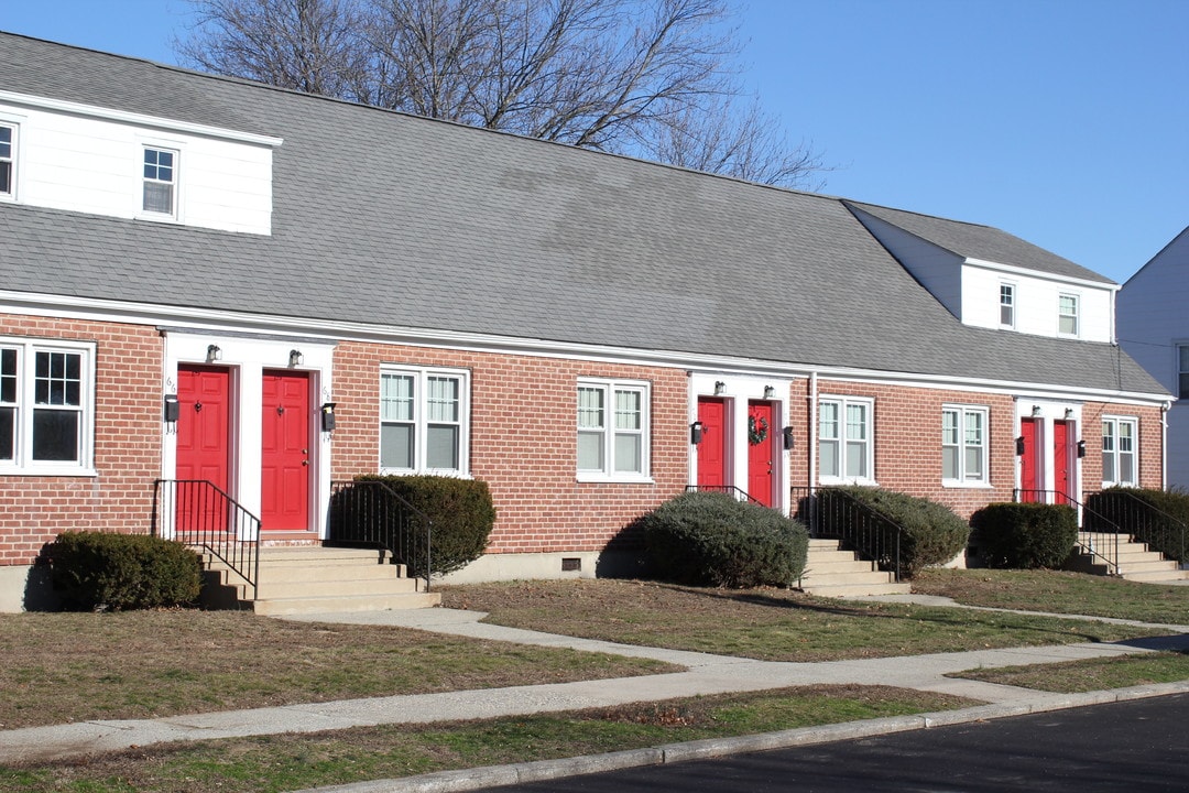 Groton Townhouse Apartments in Groton, CT - Foto de edificio