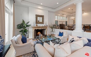 126 Westwind Mall in Marina Del Rey, CA - Building Photo - Building Photo