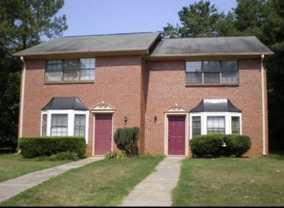 1927 Patterson Cir in Lawrenceville, GA - Foto de edificio