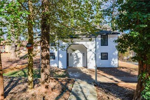 1314 N Lea Ct SE, Unit A in Smyrna, GA - Building Photo