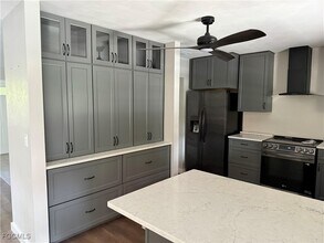 51 Lagoon Dr in North Fort Myers, FL - Building Photo - Building Photo