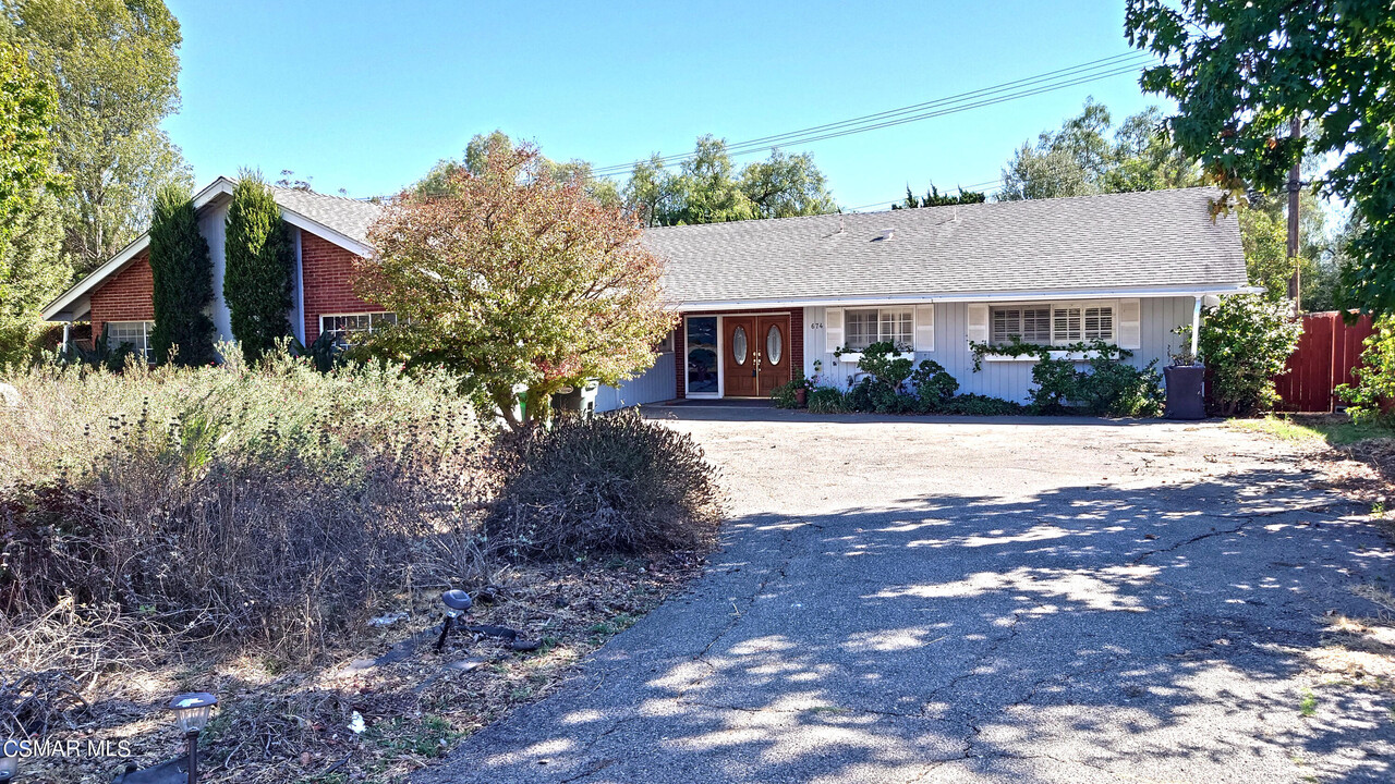 674 Camino Verde in Thousand Oaks, CA - Building Photo