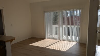 1101 Bonneville Ave, Unit B203 in Snohomish, WA - Building Photo - Building Photo