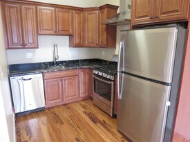 1121 Broadway, Unit 3 in Somerville, MA - Building Photo