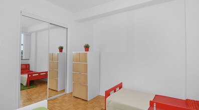 1294 Islington Ave in Toronto, ON - Building Photo - Building Photo