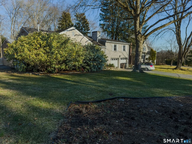 property at 124 Wyndover Ln