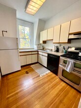 39 Cypress St, Unit #2 in Brookline, MA - Foto de edificio - Building Photo
