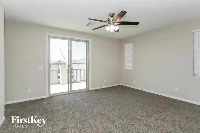 359 Elks Peak Ave in North Las Vegas, NV - Building Photo - Building Photo