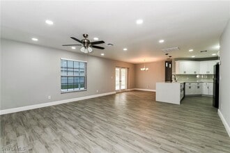 1431 SE 12th St in Cape Coral, FL - Building Photo - Building Photo