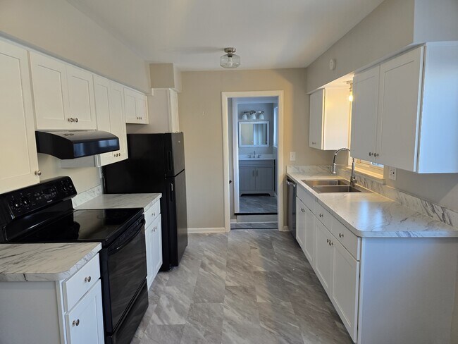 1111 N Kenwood Ave in Royal Oak, MI - Building Photo - Building Photo