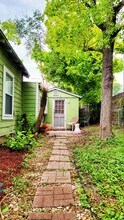 709 W Live Oak St in Austin, TX - Building Photo - Building Photo