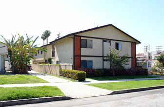 1026 Raymond Ave in Glendale, CA - Building Photo - Building Photo