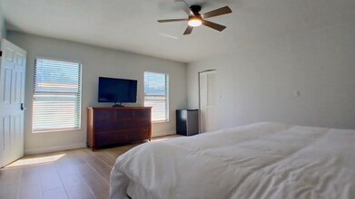 5303 Glen Harwell Rd in Plant City, FL - Foto de edificio - Building Photo