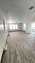 1305 8th St in La Grande, OR - Building Photo - Building Photo