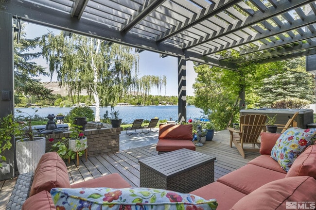 2625 Spinnaker Dr in Reno, NV - Building Photo - Building Photo