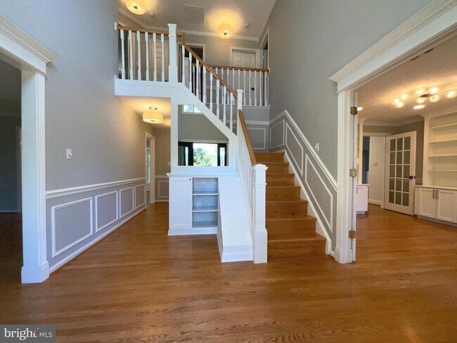 9821 Days Farm Dr in Vienna, VA - Building Photo - Building Photo