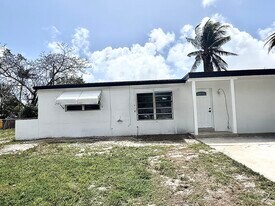 2018 Whitney Rd in West Palm Beach, FL - Building Photo
