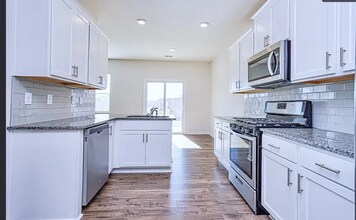 202 Yellow Fox Rd in Greer, SC - Building Photo - Building Photo