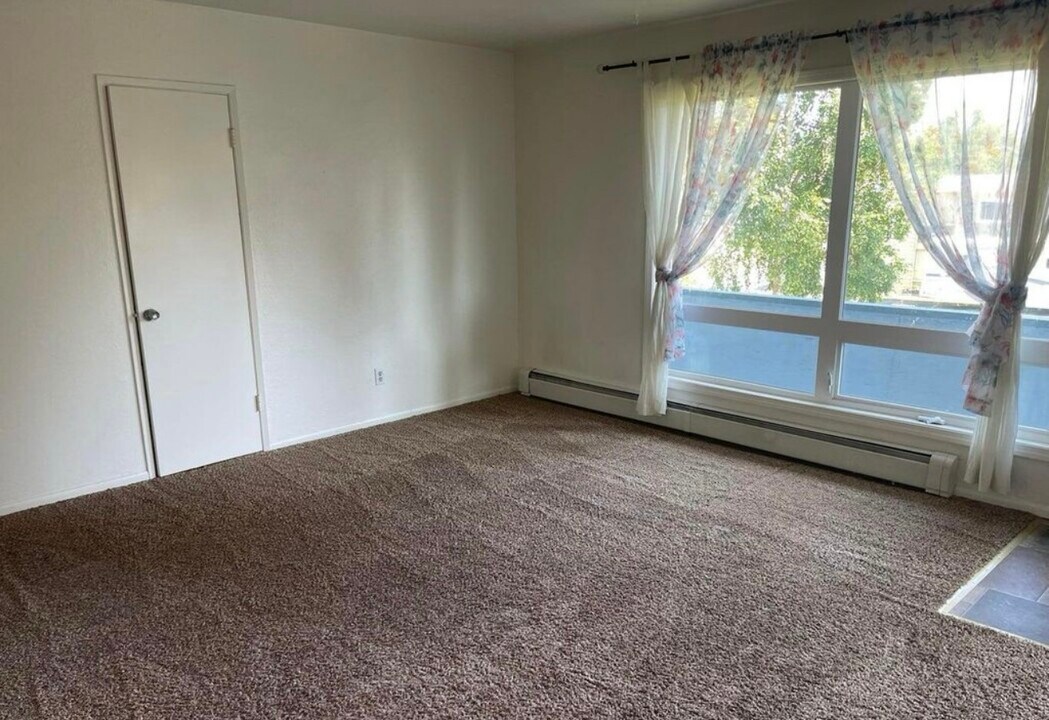 2804 W 30th Ave, Unit 1 in Anchorage, AK - Building Photo