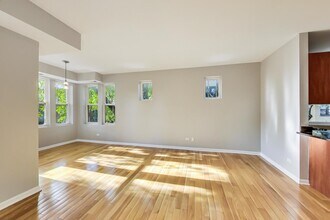 4900 N Springfield Ave in Chicago, IL - Building Photo - Building Photo