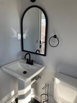 60 Ashcraft Rd, Unit 60 ashcraft rd in New London, CT - Building Photo