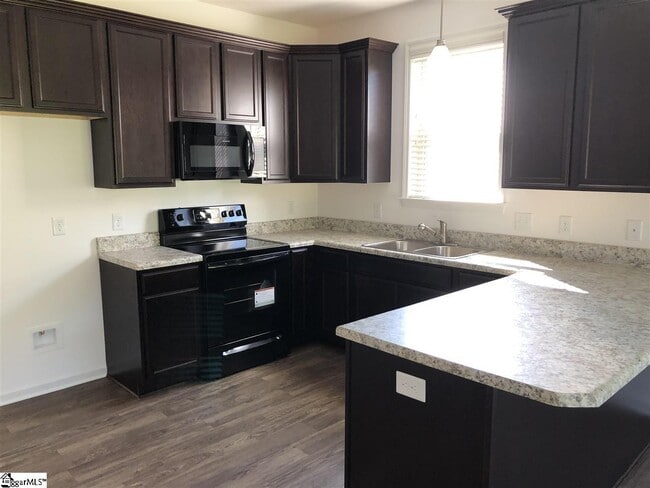 214 Everard Ln in Greer, SC - Building Photo - Building Photo