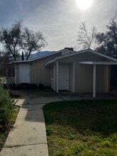 40671 Old Three Rivers Rd, Unit A in Three Rivers, CA - Building Photo - Building Photo