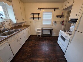 1916 James St in Kalamazoo, MI - Building Photo - Building Photo