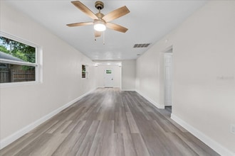 1906 E Ida St in Tampa, FL - Building Photo - Building Photo