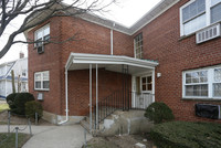 25-27 Peninsula Blvd in Hempstead, NY - Foto de edificio - Building Photo