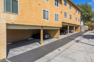 7003-7007 Saranac St in San Diego, CA - Foto de edificio - Building Photo
