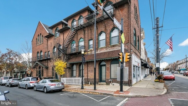 2 E State St, Unit 2F in Media, PA - Building Photo - Building Photo