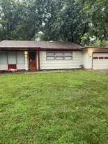 1513 SW 23rd St in Topeka, KS - Building Photo