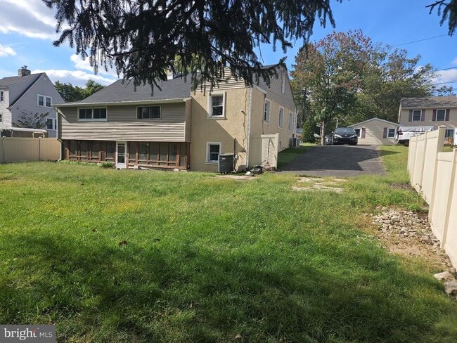 1715 Hazel Ave in Bristol, PA - Building Photo - Building Photo