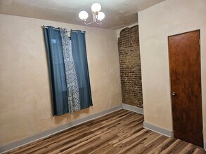 621 Melwood Ave, Unit 1st Fl in Pittsburgh, PA - Building Photo - Building Photo