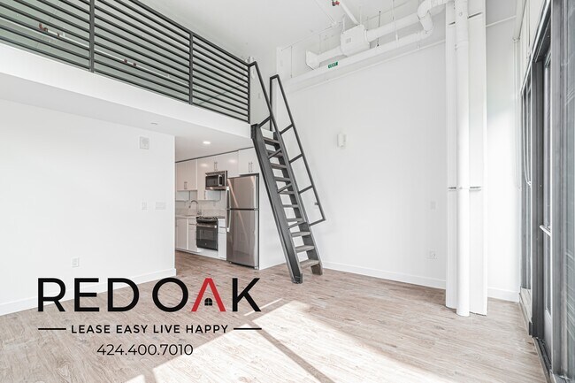 1860 N Western Ave in Los Angeles, CA - Building Photo - Building Photo