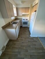 637 Willow Way, Unit Modern 2 Bedroom in Glenolden, PA - Building Photo