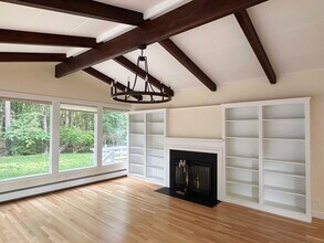 75 Woodchester Dr in Weston, MA - Building Photo - Building Photo