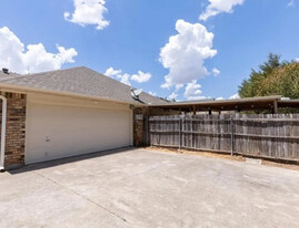 1819 Crooked Ln in Fort Worth, TX - Building Photo - Building Photo