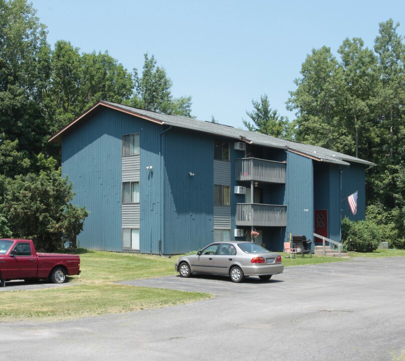 Pine Hollow Apartments in Bayberry, NY - Building Photo